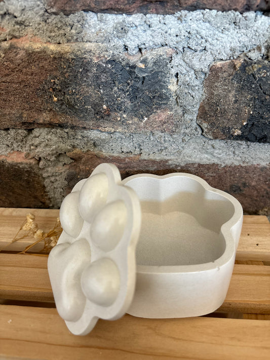 Boîte patte de chat