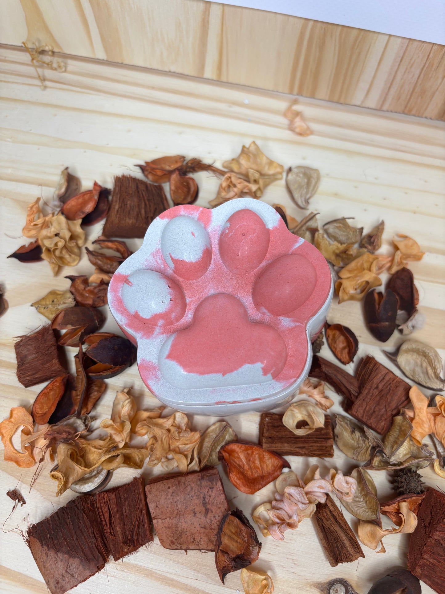 Boîte patte de chat