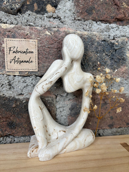Statue femme "oreille "