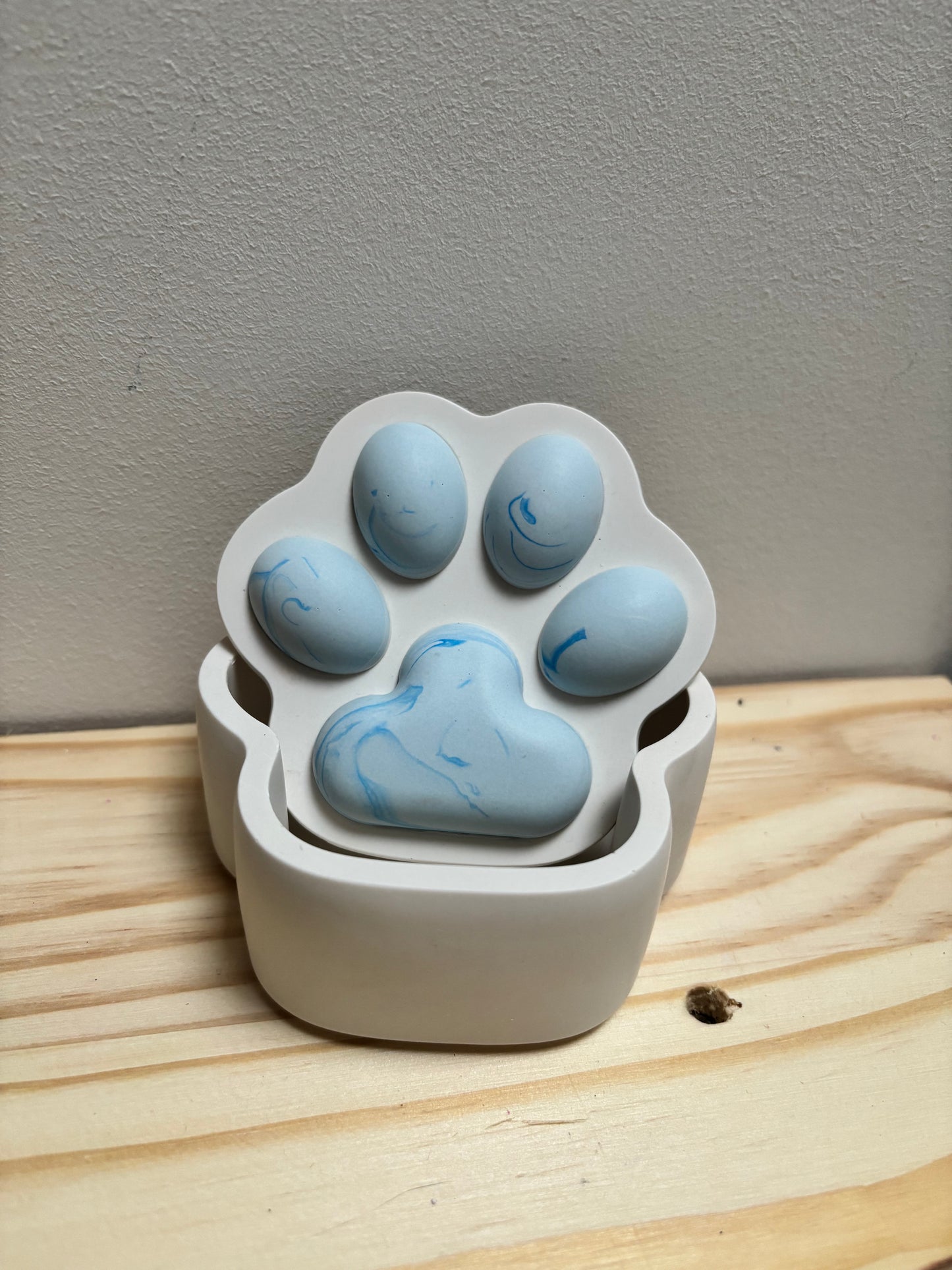 Boîte patte de chat